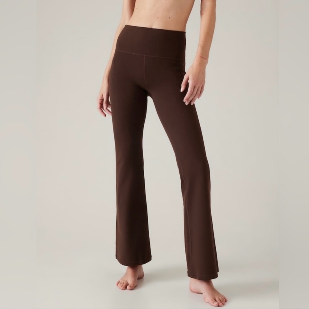 NWT Athleta Salutation Stash Flare Pant Chocolate Toasted Brown with Pockets XS